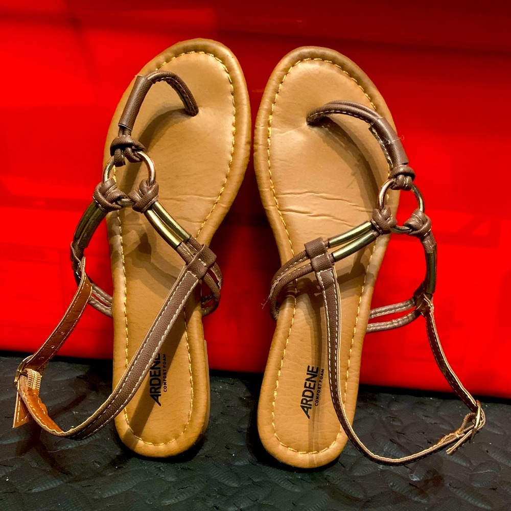 Ardene. Size 6 sandals